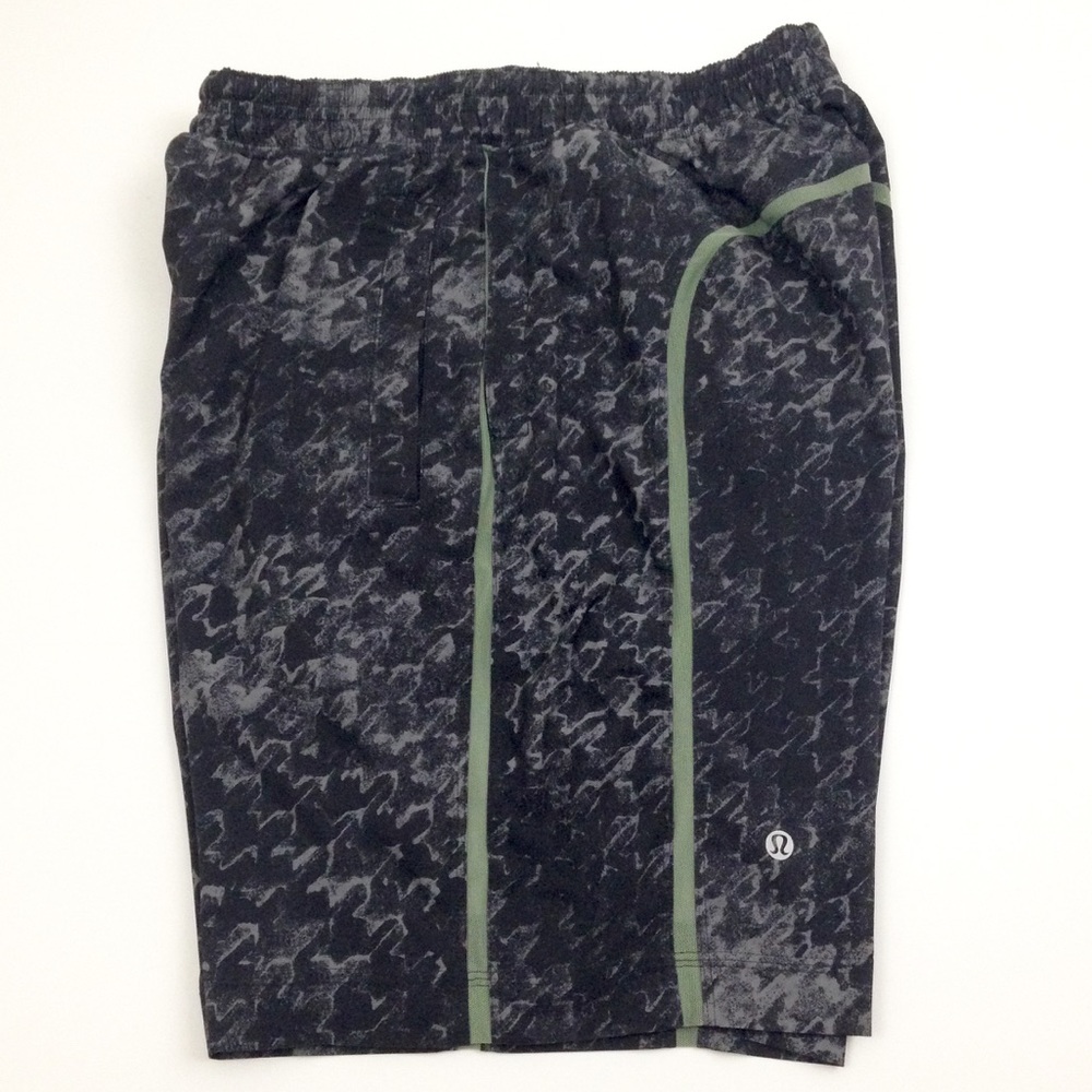 Lululemon 9 inch Pace Breaker Shorts With Liner S